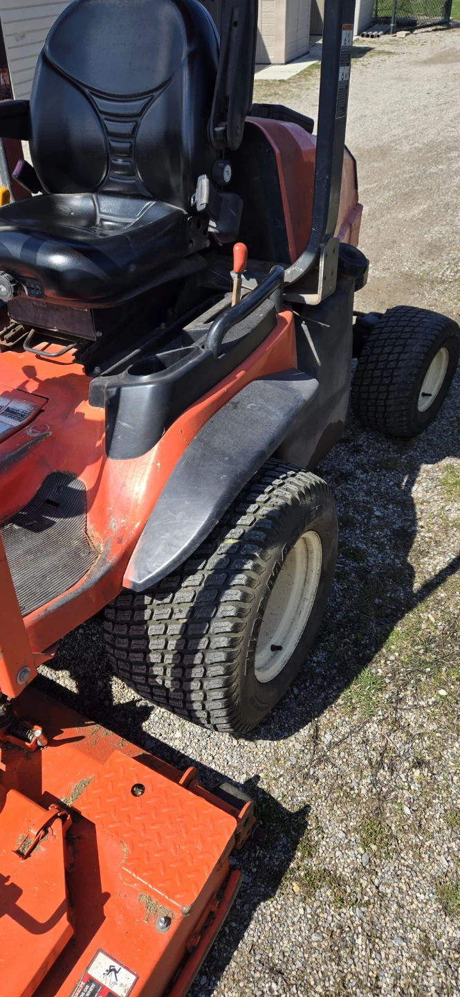 Kubota F2690 Zero Turn Mower - photo 4