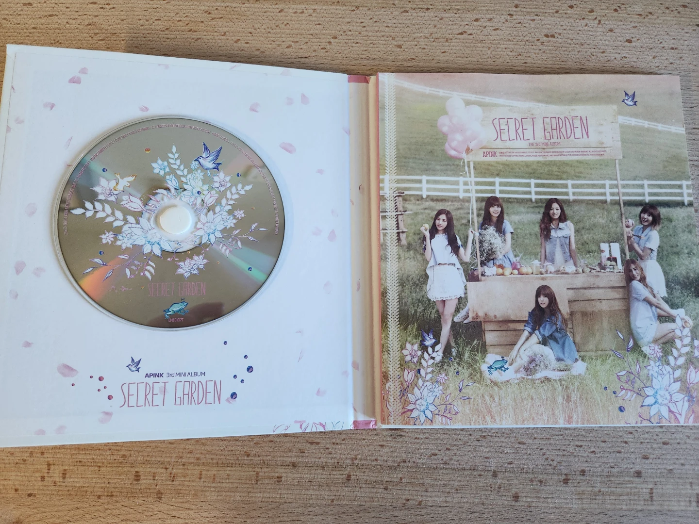 Apink Secret Garden 3rd Mini Album CD and photobook