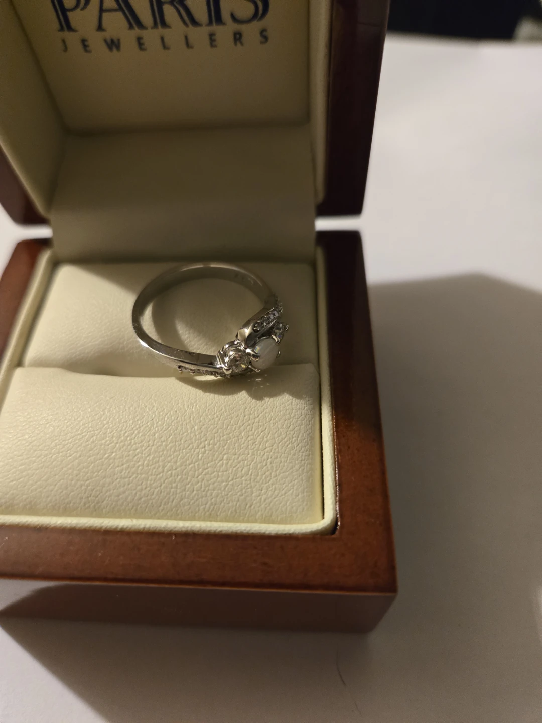 Opal and Diamond 10k White Gold Ring never worn - photo 2