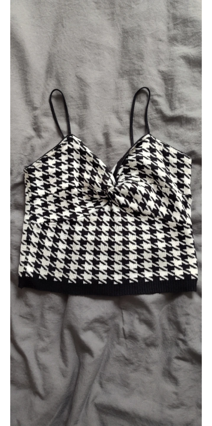 Black and White Houndstooth Knit Crop Top