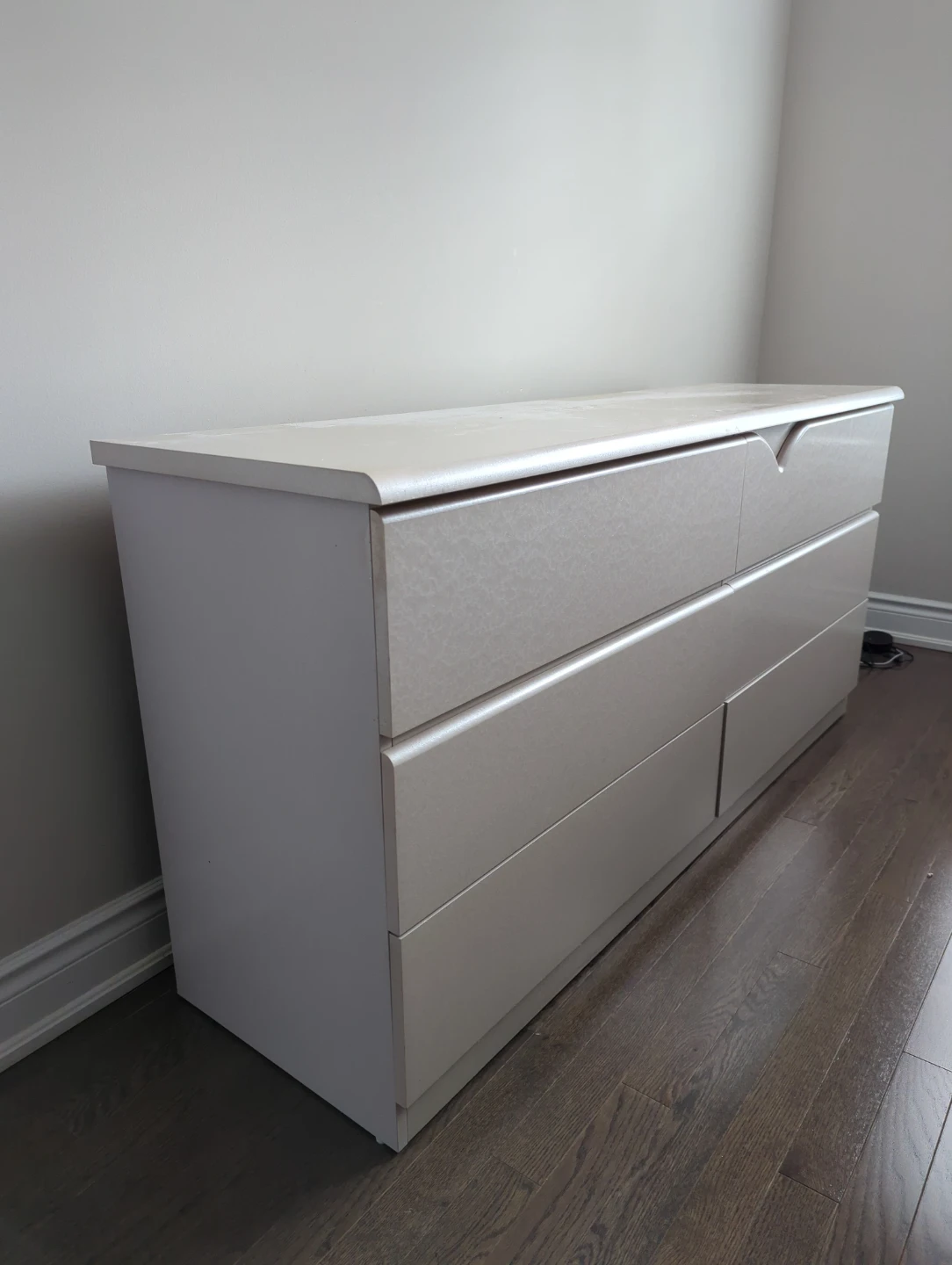 Six-drawer dresser