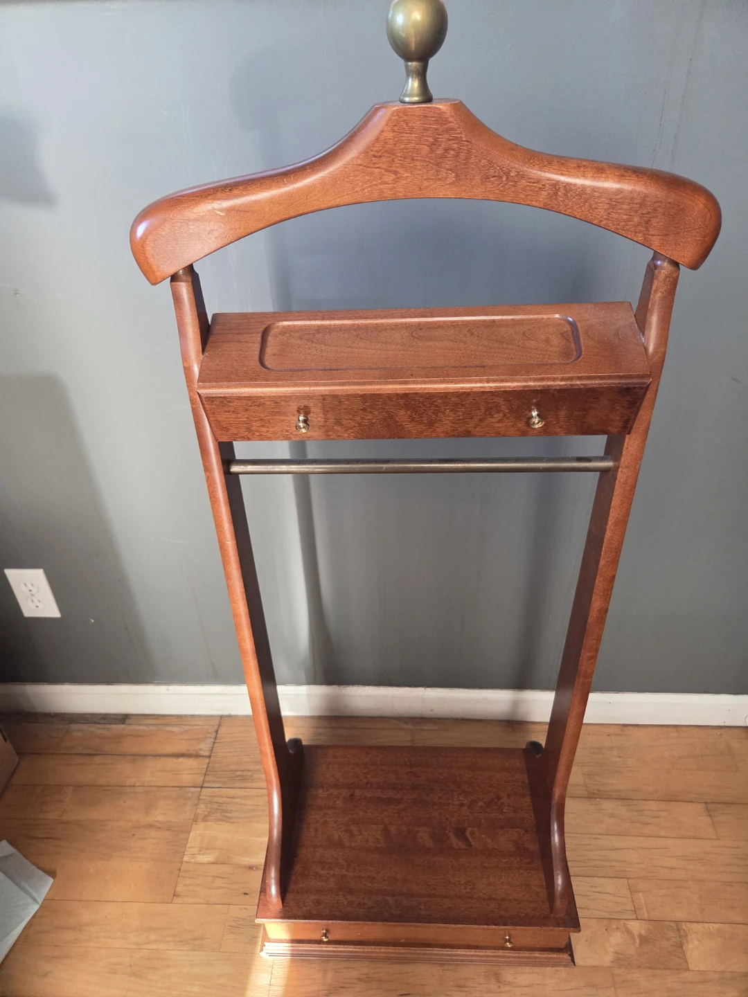 Wooden Valet Stand with Tray - photo 2
