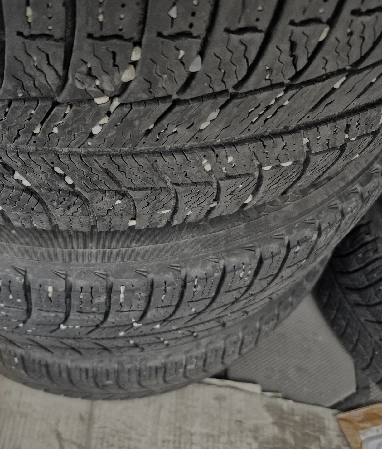 Very Good Set of 4 Tires Size 215 60 R17 M+S *DEAL*