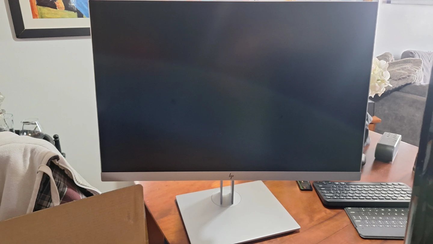 HP EliteDisplay E243i 24-inch Monitor