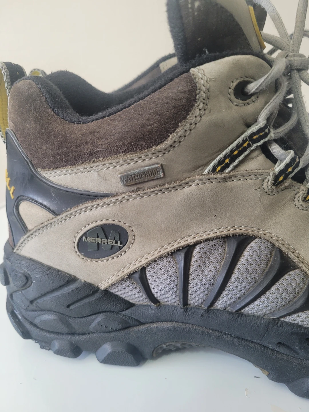 Merrell Waterproof Hiking Boots size 9 - photo 2