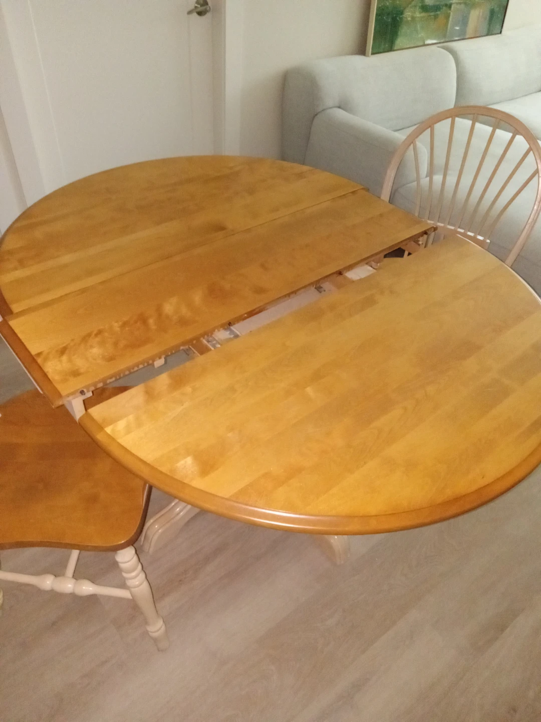 Expandable Wood Dining Table and 6 Chairs Set