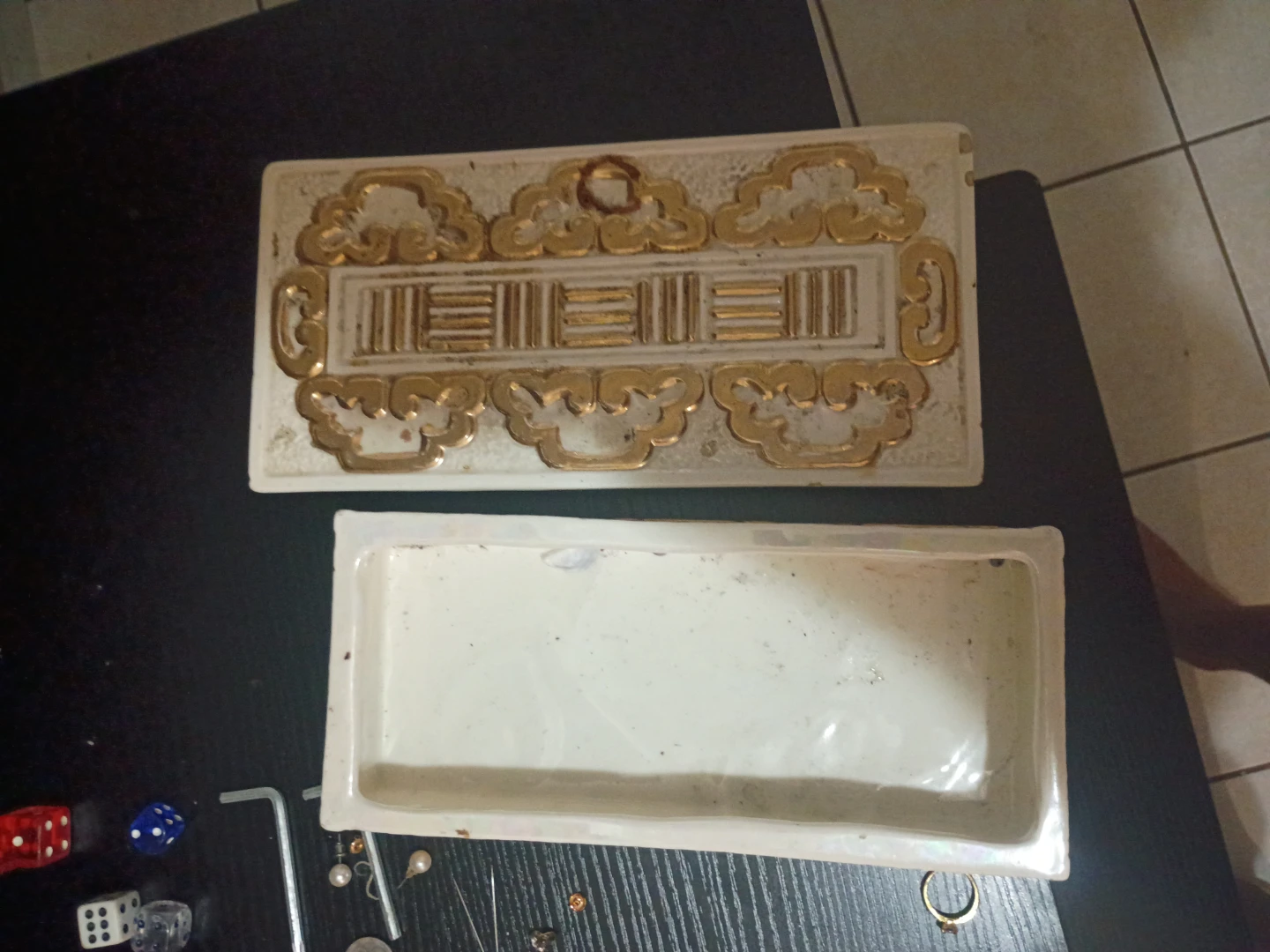 Vintage Ceramic Trinket Box with Gold Trim - photo 2