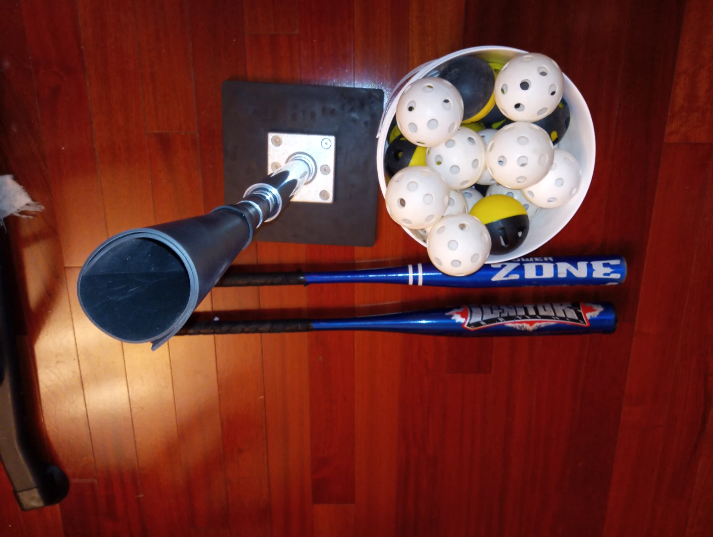 Tee,Mizuno Power Close Baseball Glove, bats & Training Balls