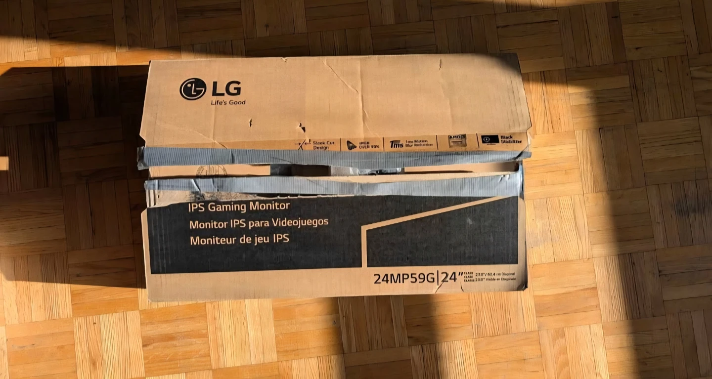 LG 24" IPS Gaming Monitor - photo 2