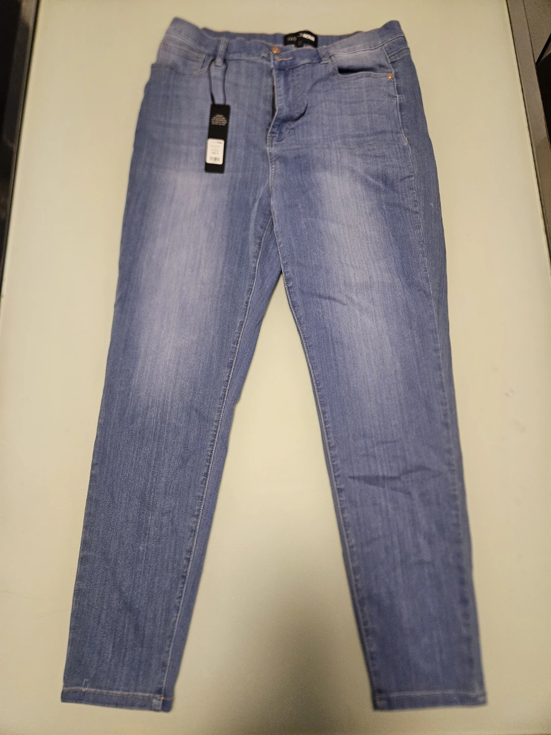 Fashion Nova Skinny Jeans - Size 15. Brand new - photo 2