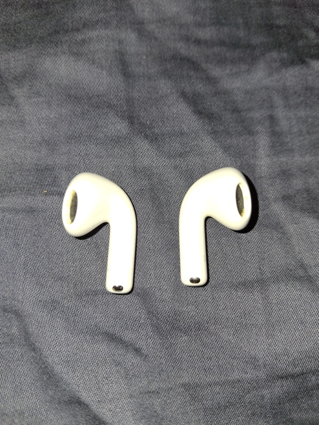 Apple AirPods 4 with case - photo 4