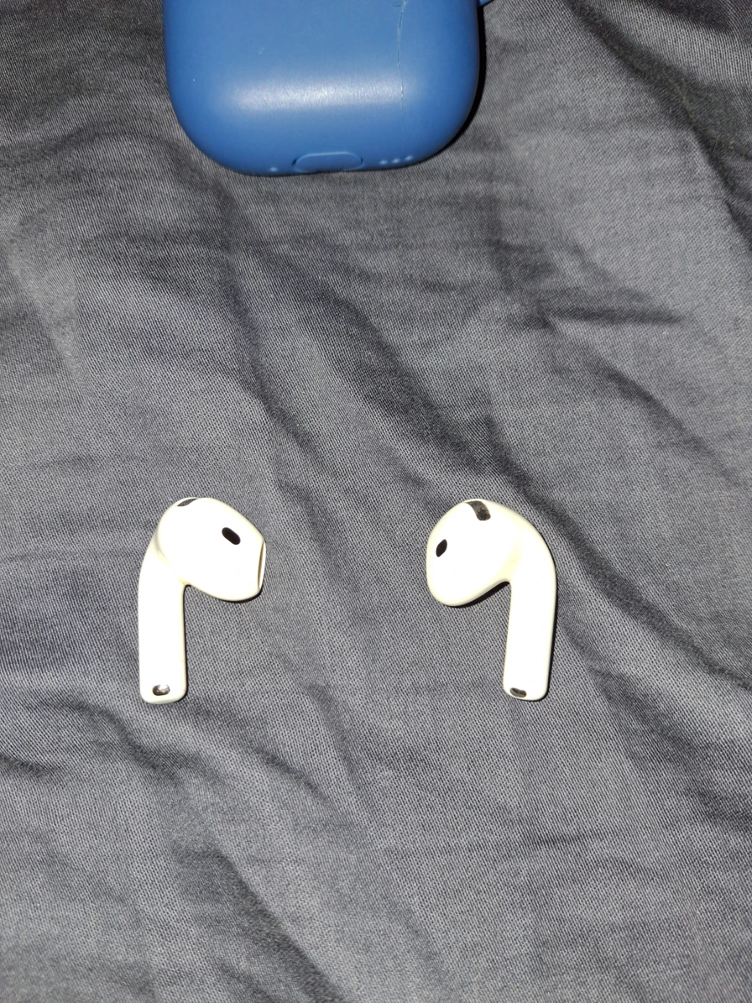 Apple AirPods 4 with case - photo 5