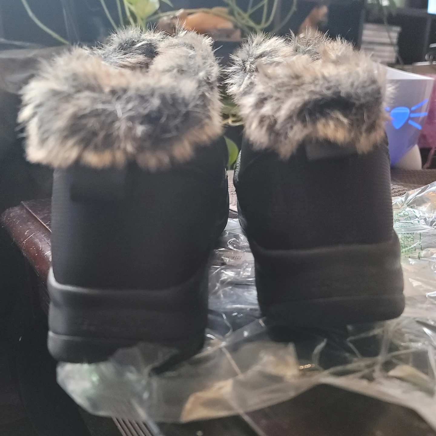 sz 11 Lds Columbia quilted booties - photo 3