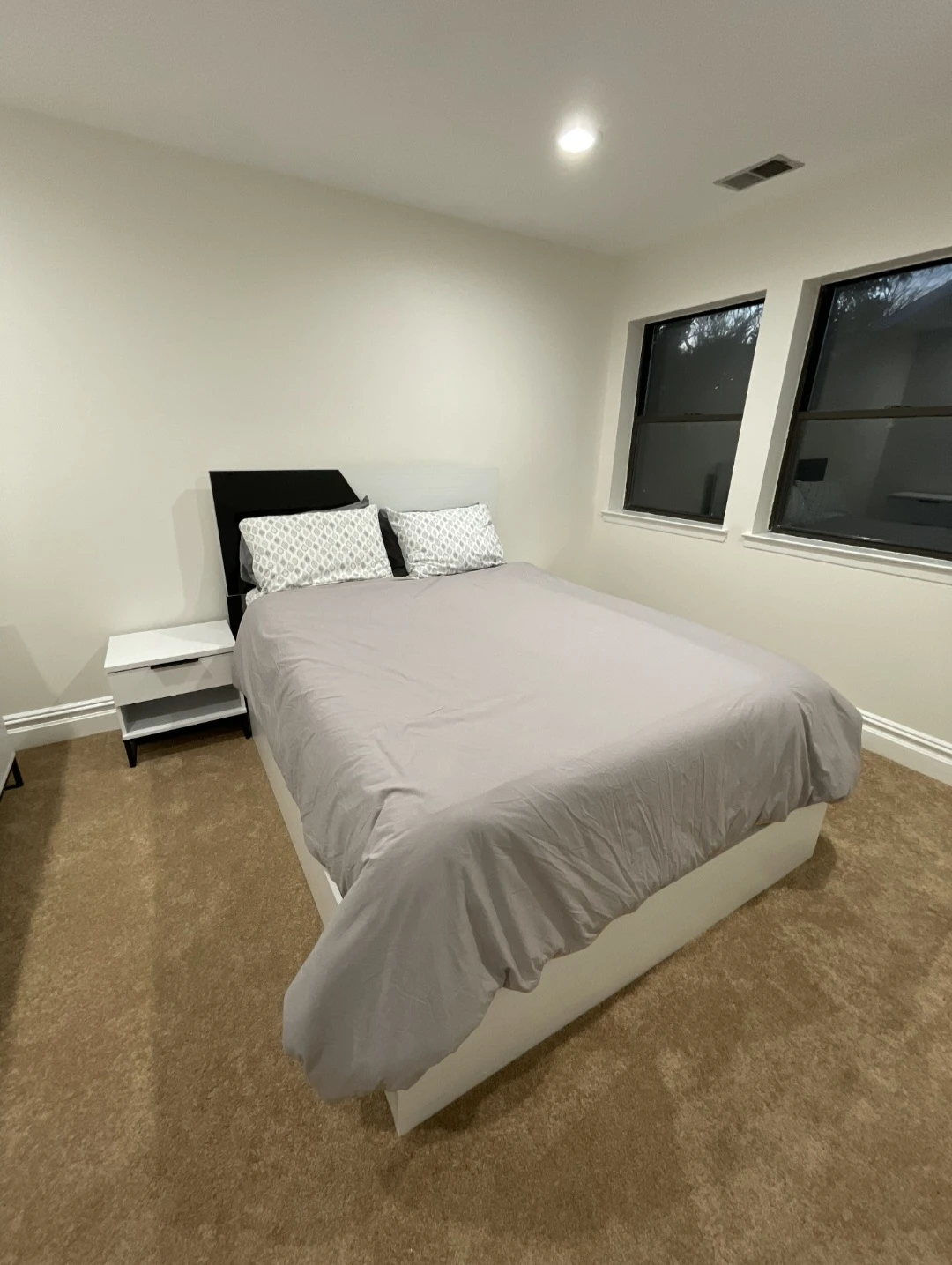 Modern Platform Bed Frame with Headboard and Nightstand - photo 2