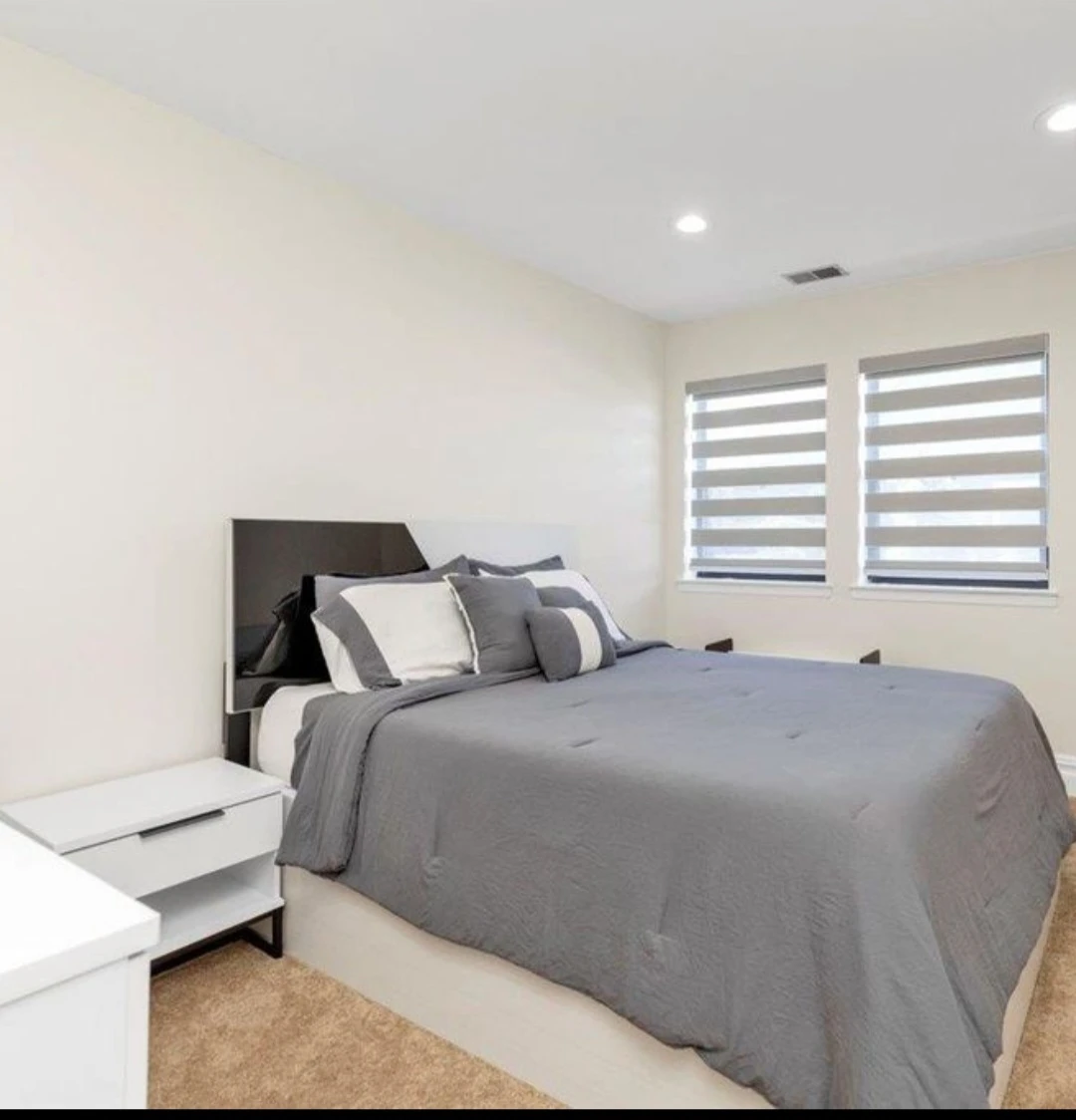 Modern Platform Bed Frame with Headboard and Nightstand - photo 3