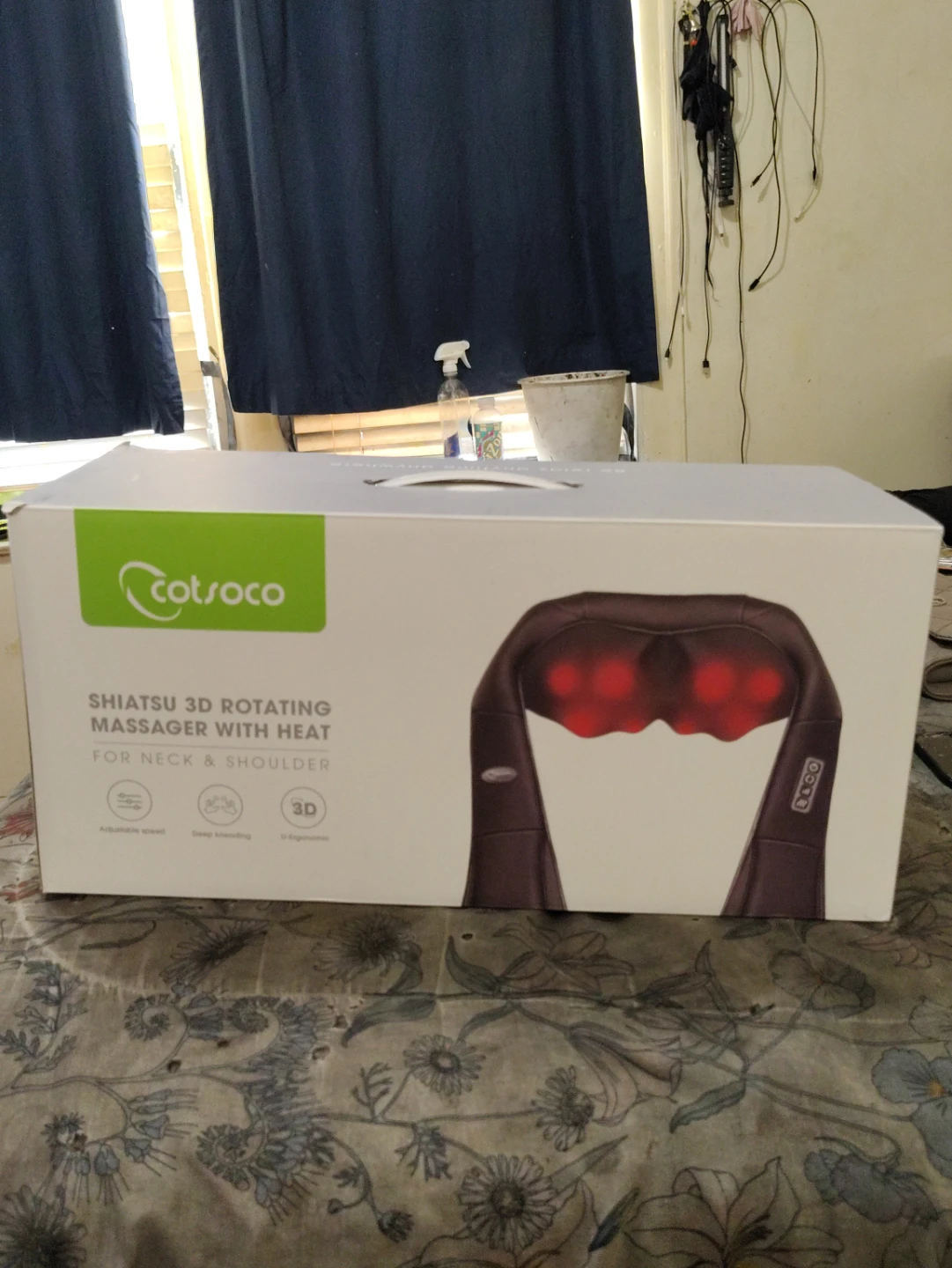Cotsoco Shiatsu 3D Rotating Neck & Shoulder Massager with Heat - photo 2