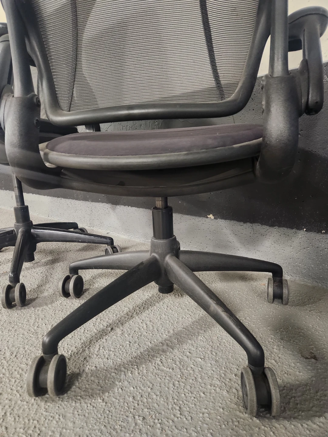 Humanscale Ergonomic Office Chair - photo 4