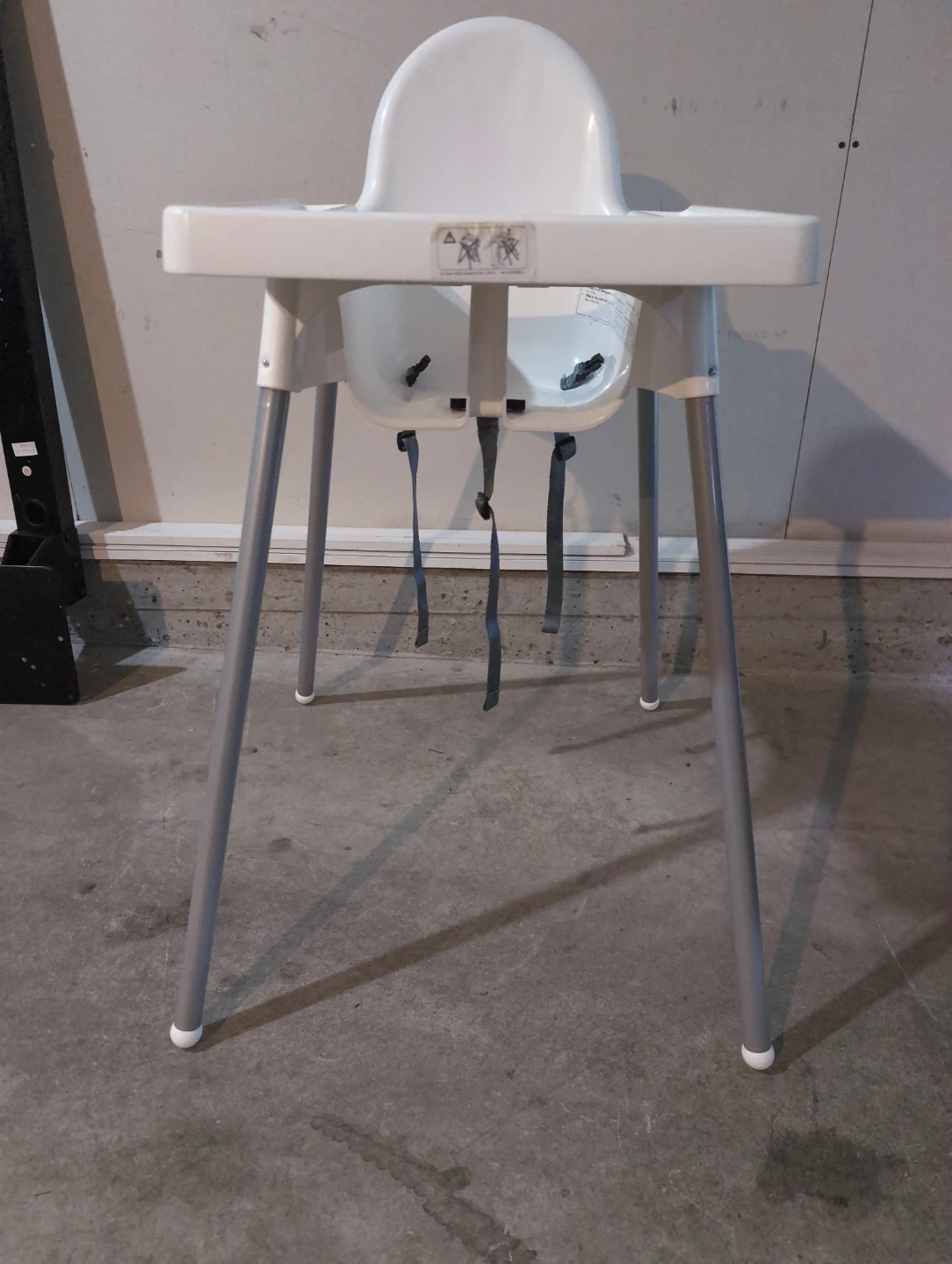 White Plastic High Chair - photo 3