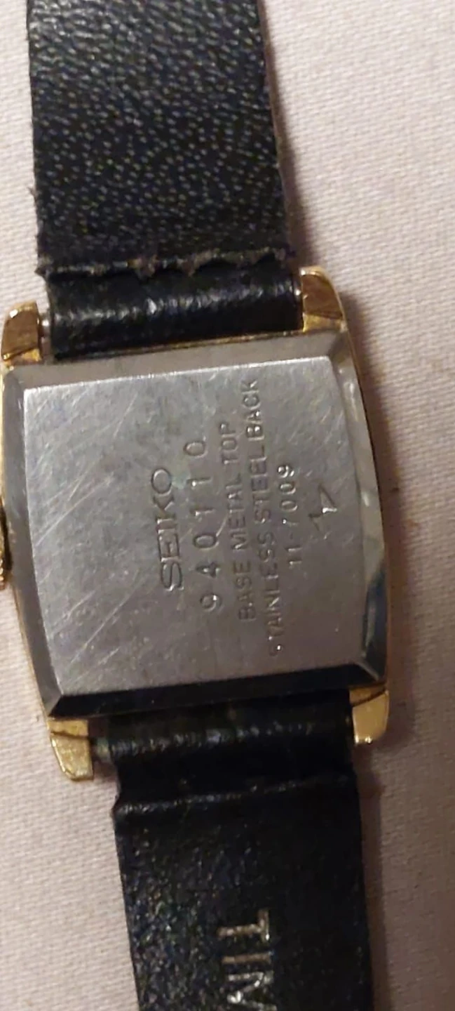 Seiko Women's Gold Tone Watch - photo 2