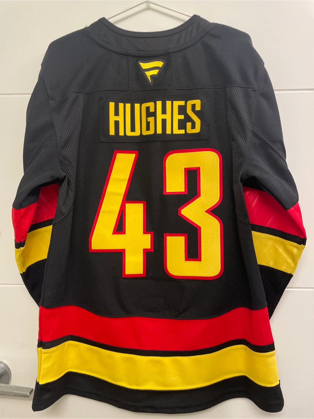 Quinn Hughes authentic Canucks jersey - photo 4