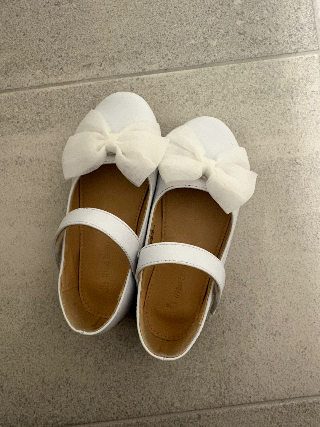 Kid sz 11 flats