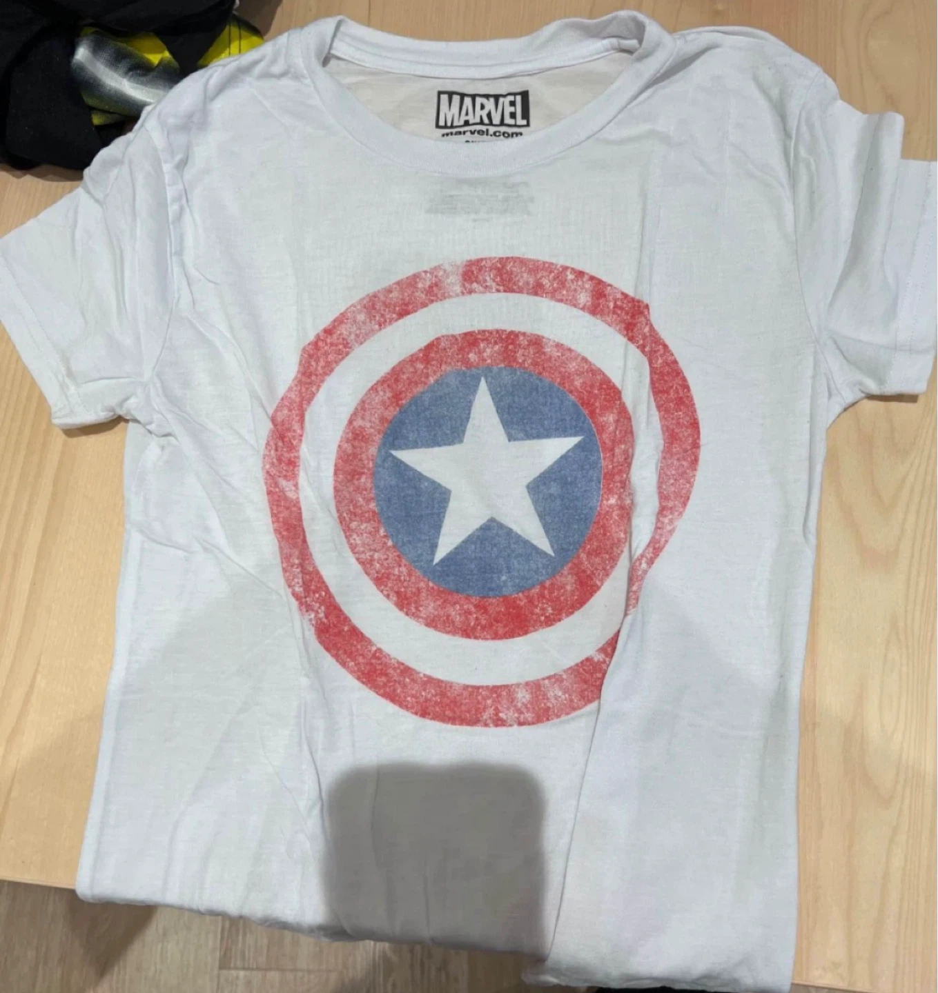 Authentic Marvel Captain America Shield T-Shirt – Women’s Large - photo 2