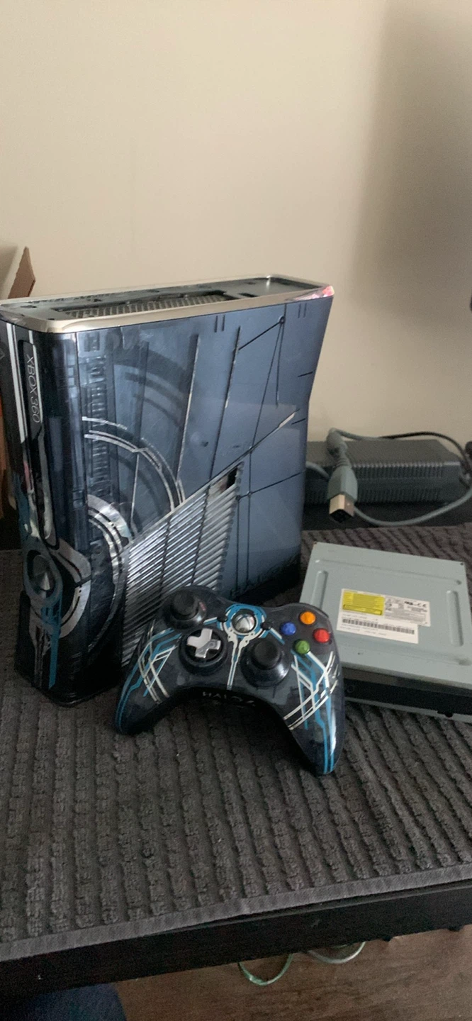 Xbox 360 Halo Edition Console with Controller and DVD Drive