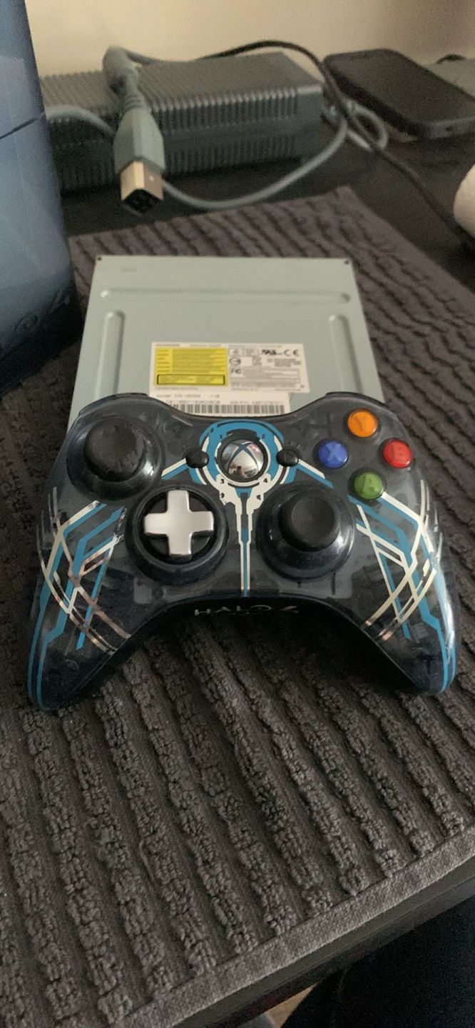 Xbox 360 Halo Edition Console with Controller and DVD Drive - photo 2