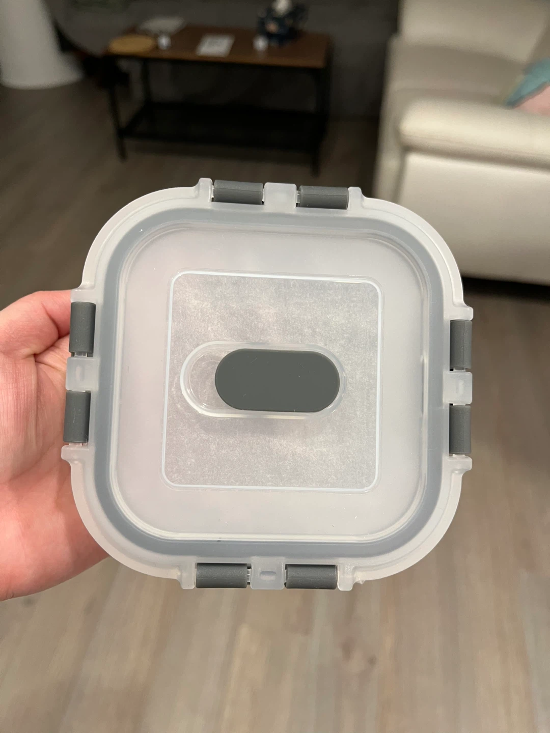 Glass food storage container with lid
