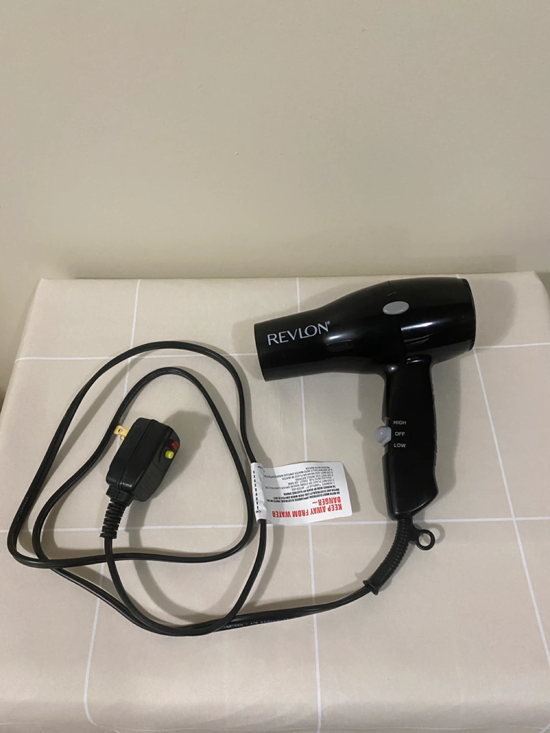 Revlon Compact Hair Dryer 1875W – Good Condition - photo 2