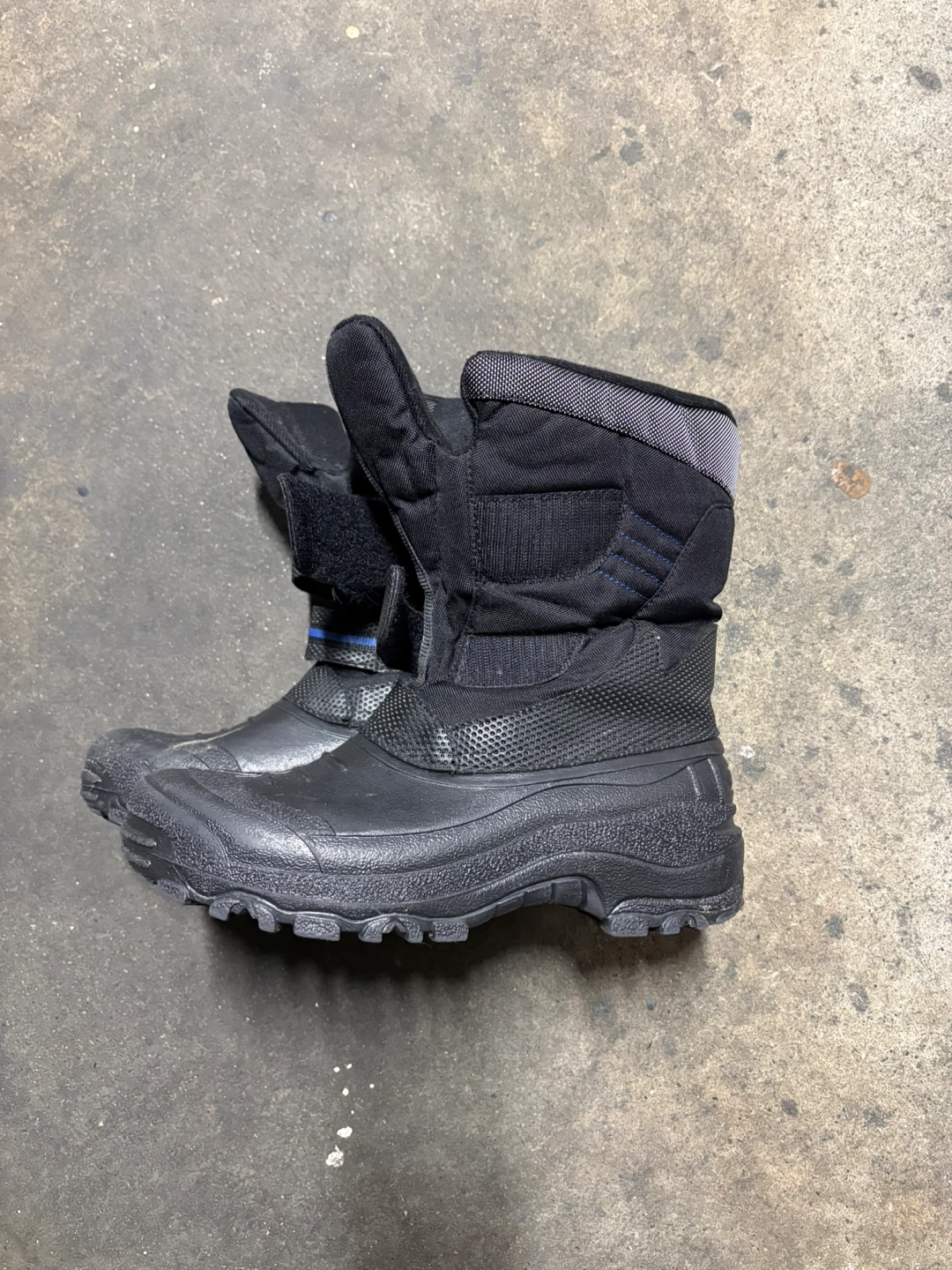 Black snow Boots size 9 - photo 2