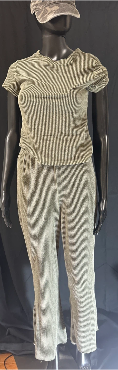 Ribbed Knit Two-Piece Set - Olive Green - photo 3