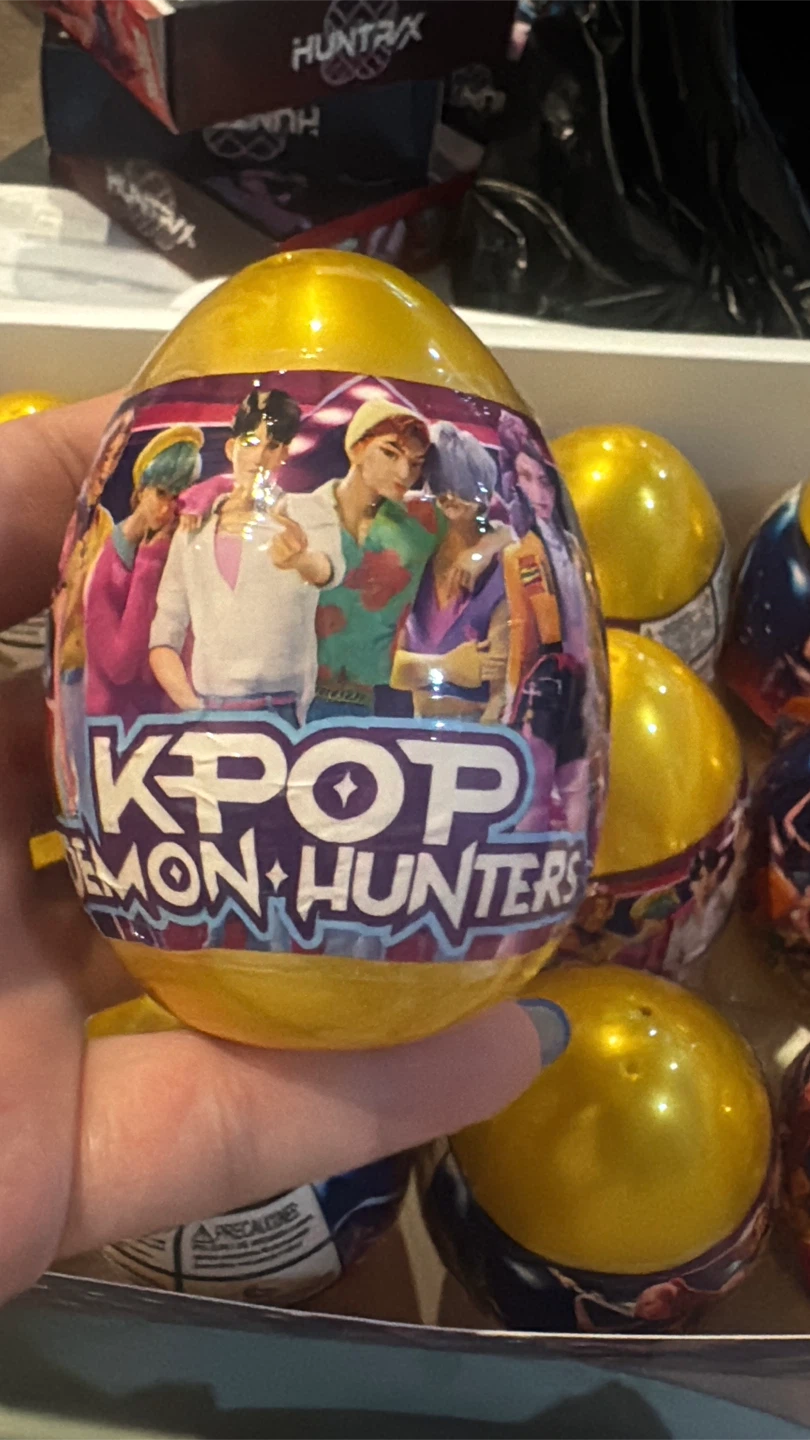K-Pop Demon Hunters Surprise Egg Toy - photo 3
