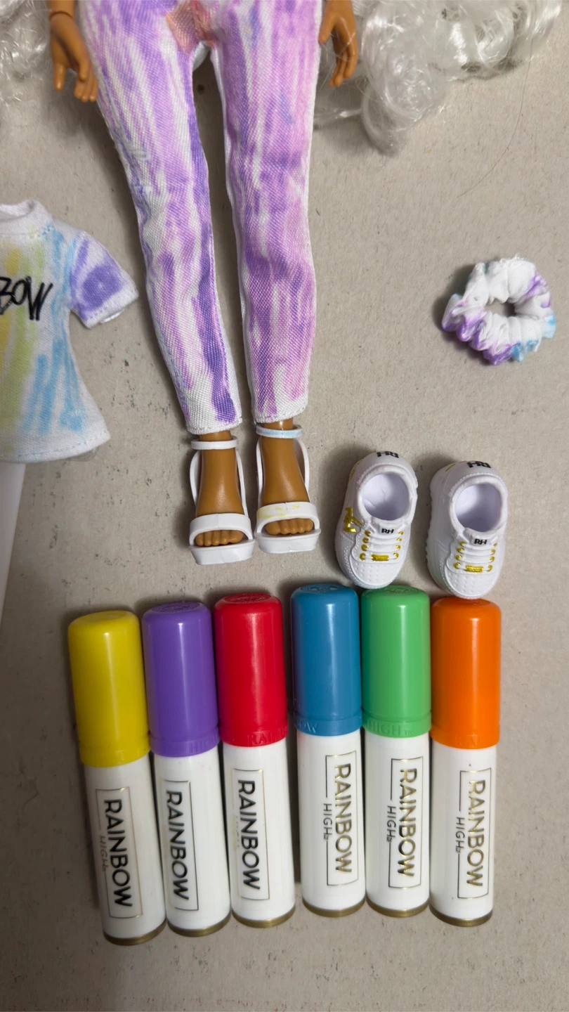 Rainbow High Color & Create Doll - photo 3