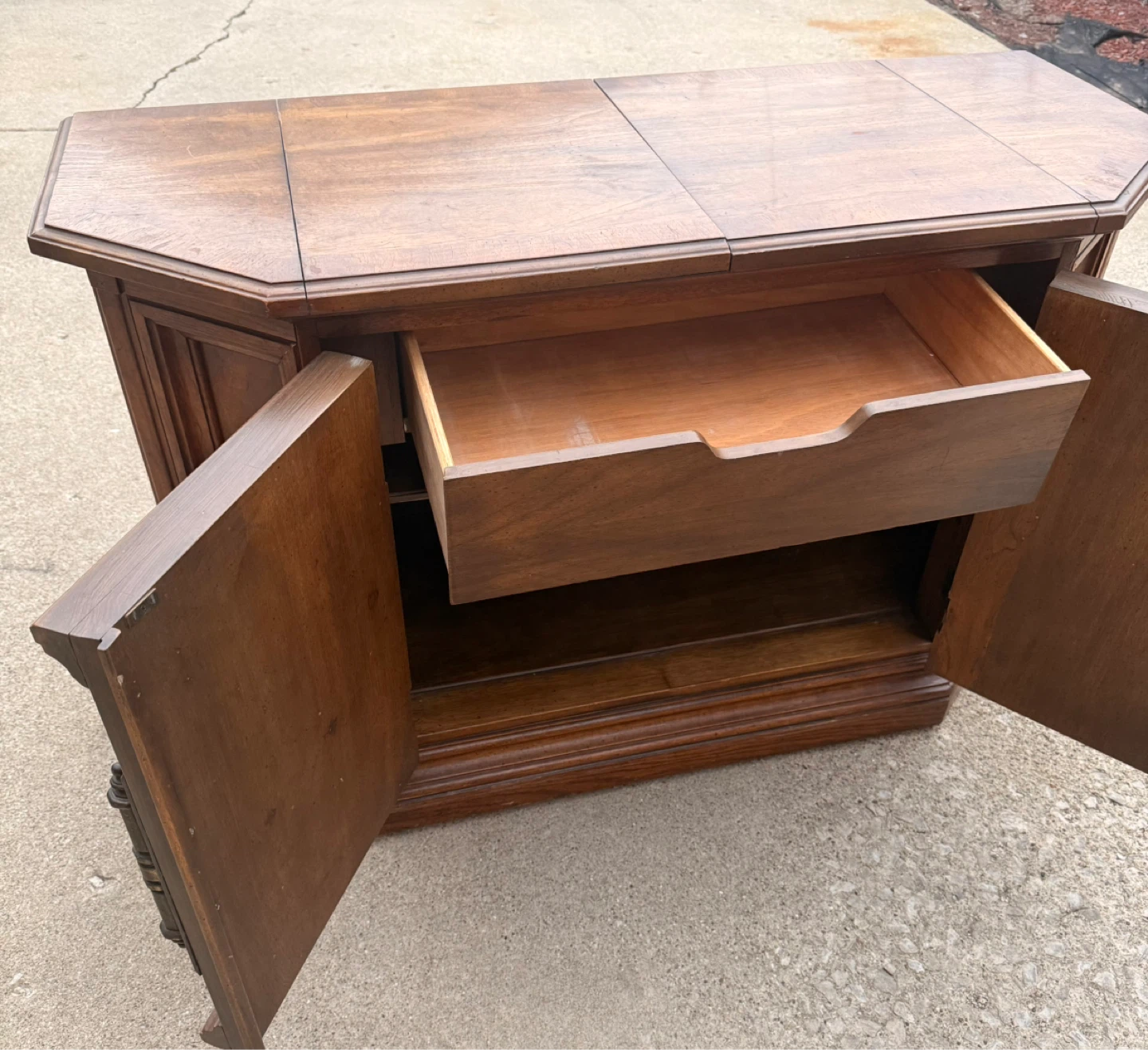 Vintage Wood Bar Cabinet with Pull-Out Top - photo 5