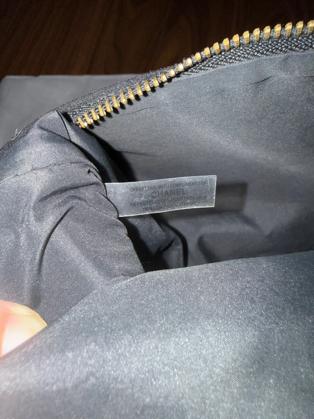 CHANEL Makeup Pouch - photo 2