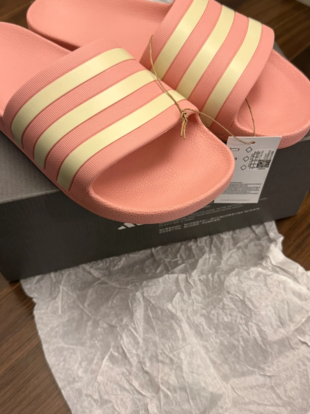 Adidas slides - free with shoe purchase - photo 2
