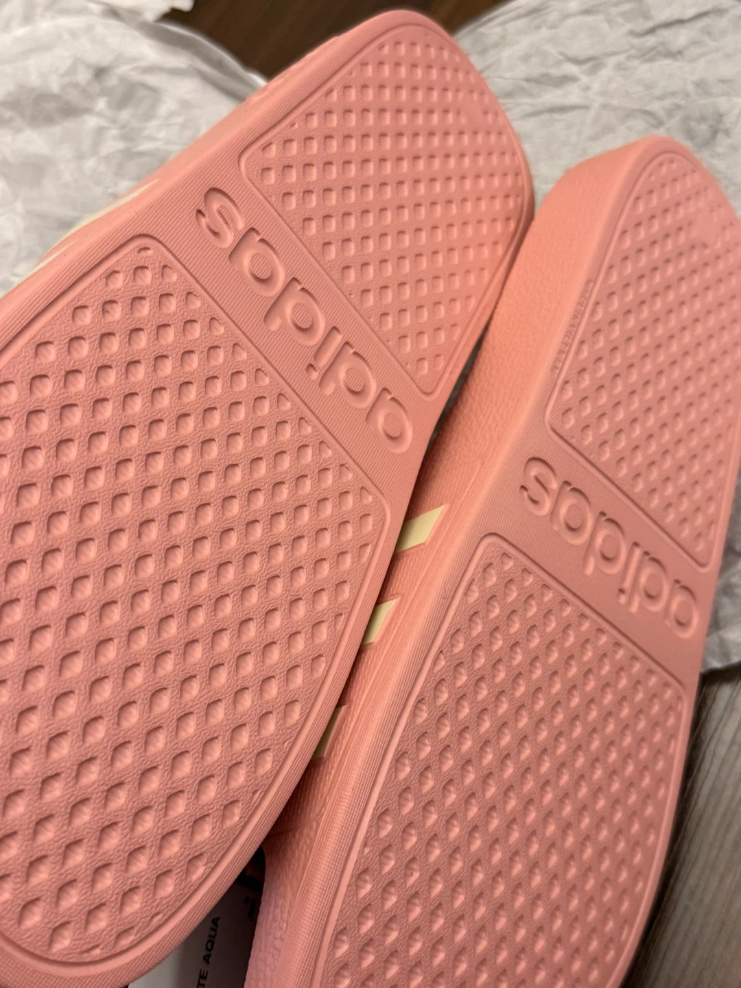 Adidas slides - free with shoe purchase - photo 3