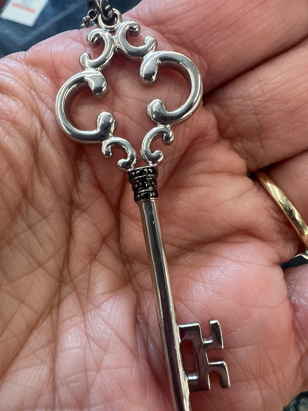 925 silver key necklace with black diamonds - photo 2