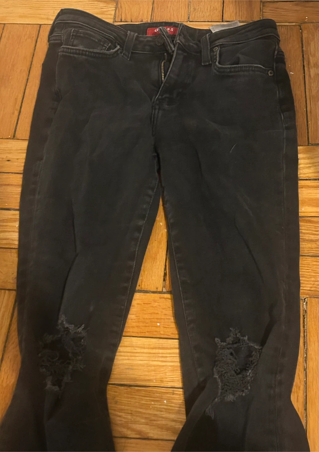 Flared Black Guess Jeans with Ripped Knees - photo 3