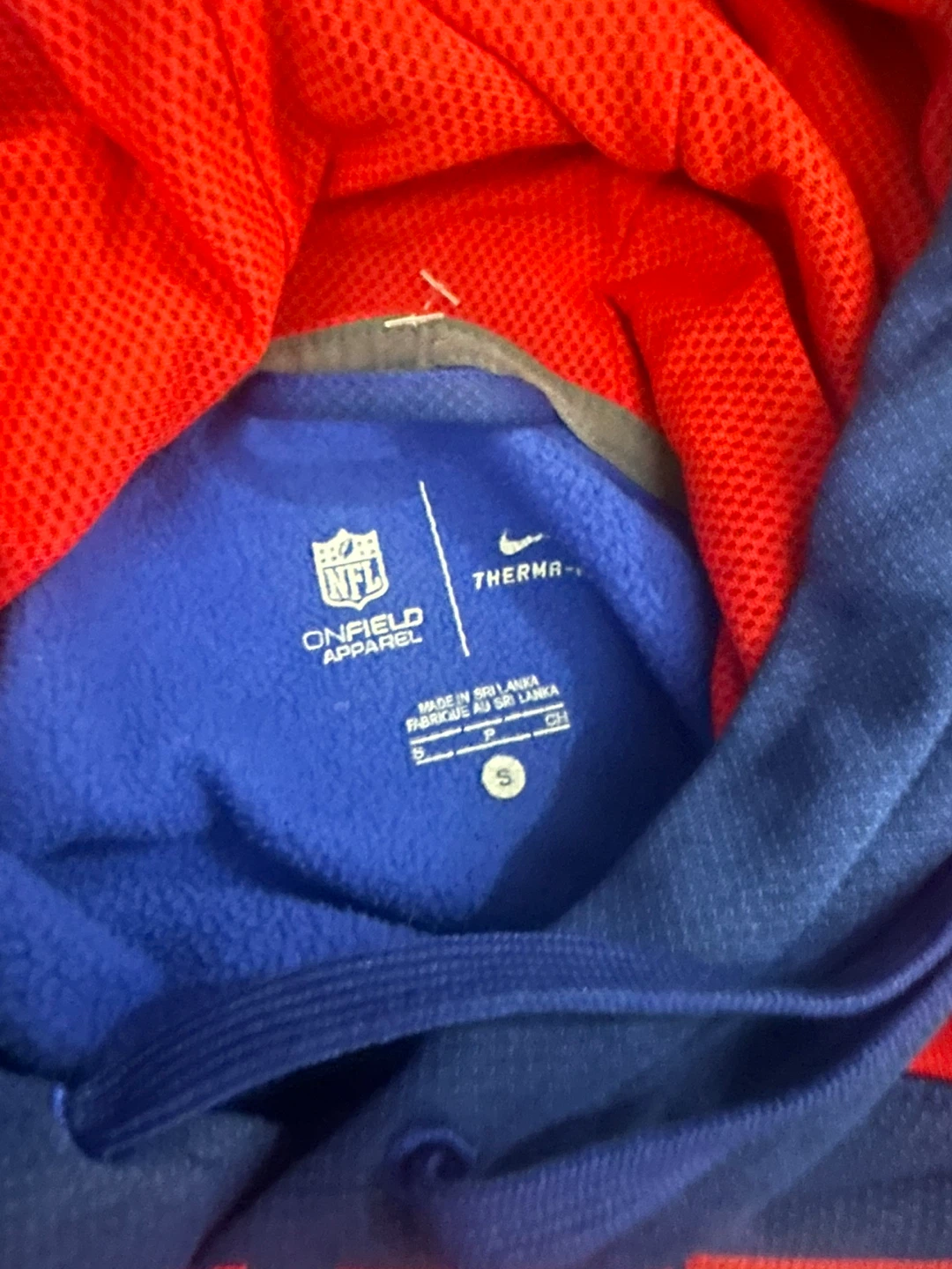 Nike women’s Buffalo Bills Therma-FIT Hoodie - photo 2