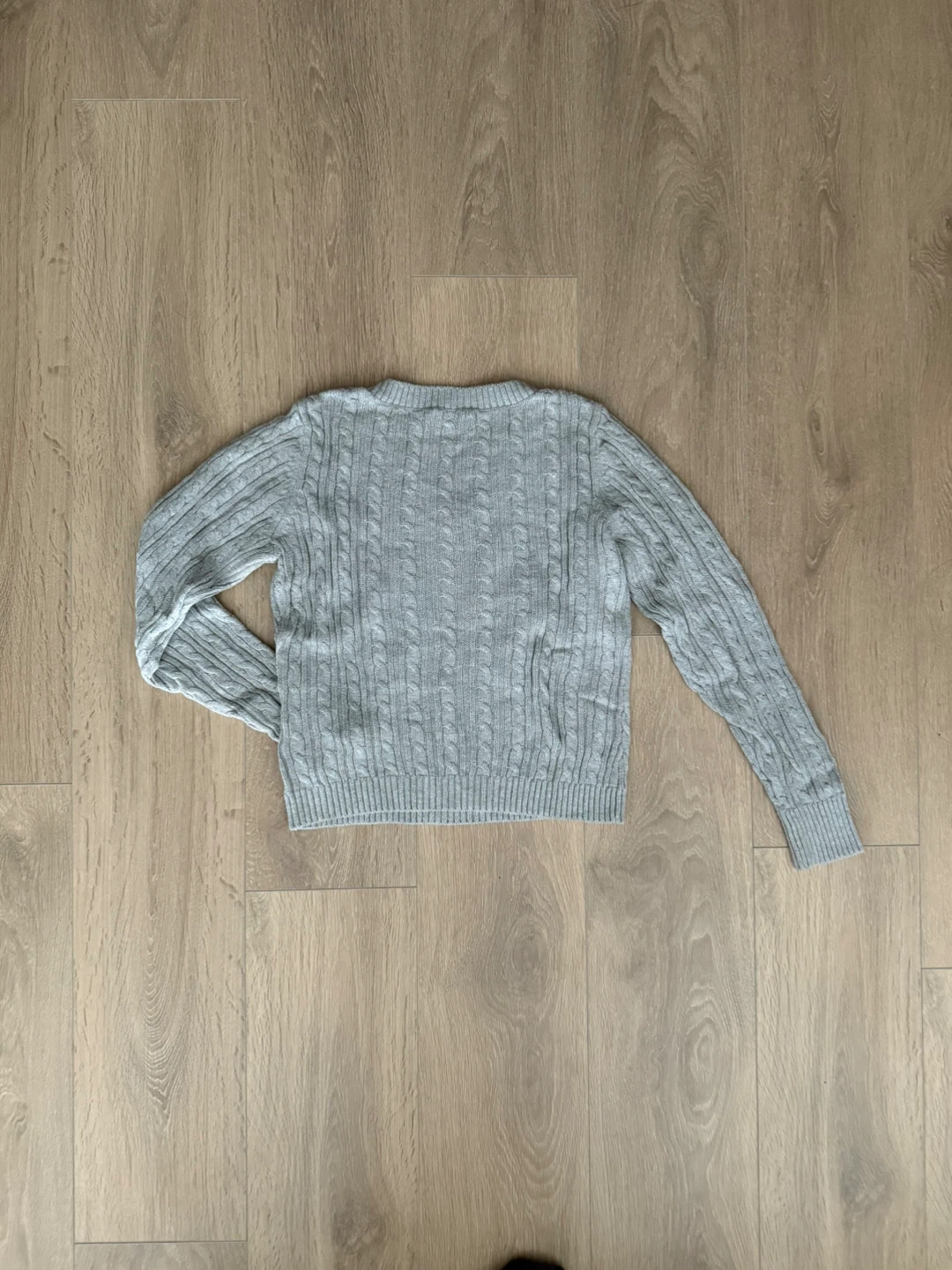 Hollister Grey Cable Knit V-Neck Sweater - photo 2