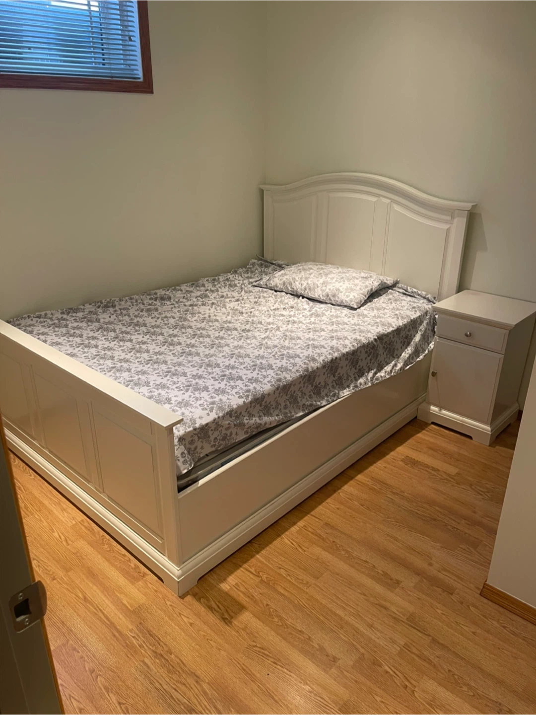 Semi Furnished basement in New Brighton - photo 4