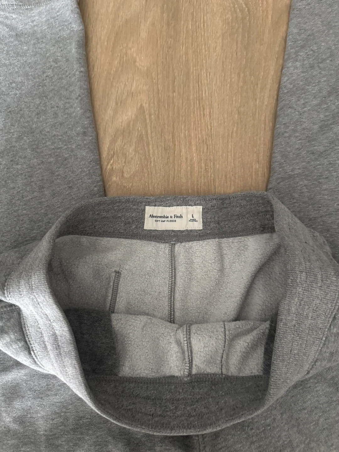 Abercrombie & Fitch Vintage Grey Sweatpants - photo 3