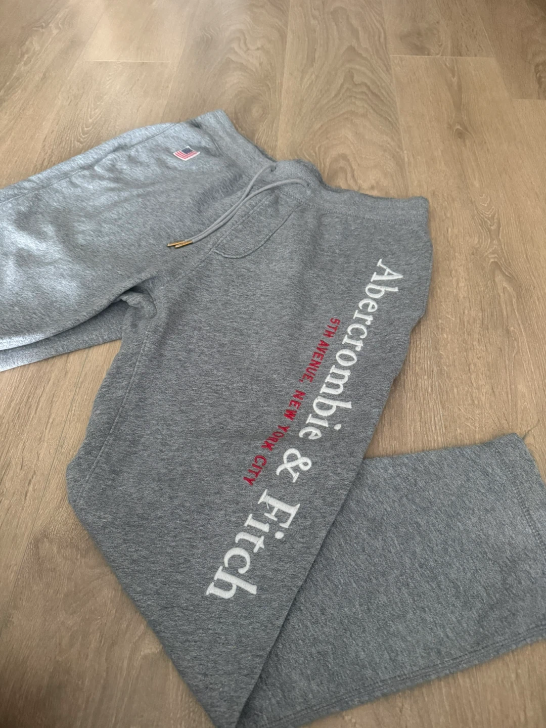 Abercrombie & Fitch Vintage Grey Sweatpants - photo 2