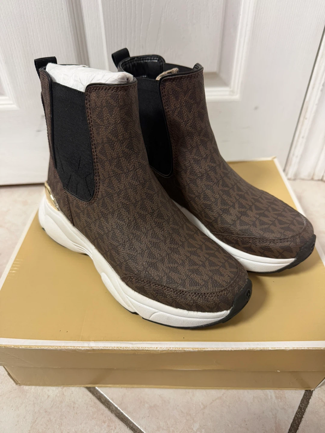 Michael Kors Katrina Bootie Brown/Black Size 5M - photo 5