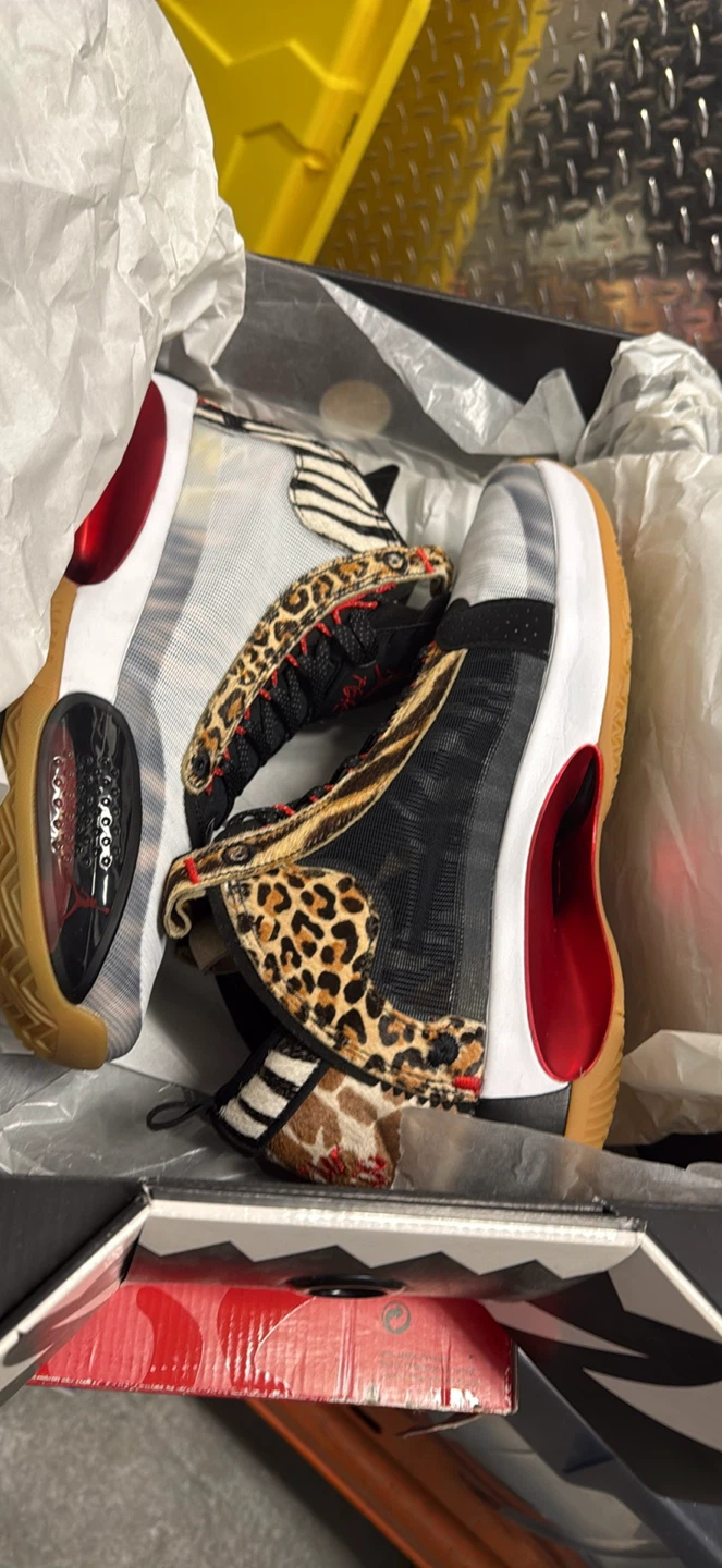Air Jordan 35 "Toro" Low Top Sneakers - photo 4