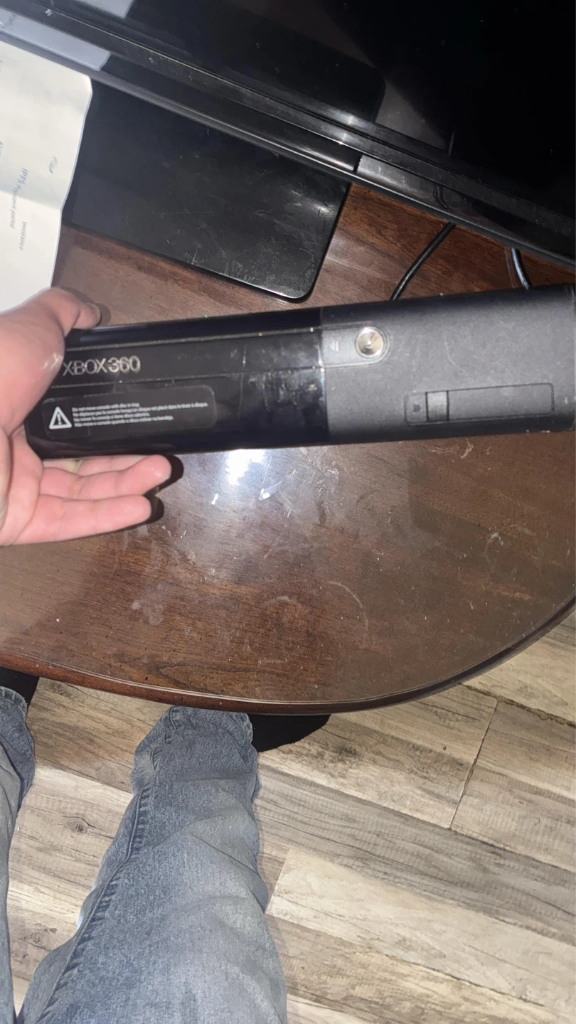 Xbox 360 Console with 2 Controllers - photo 3