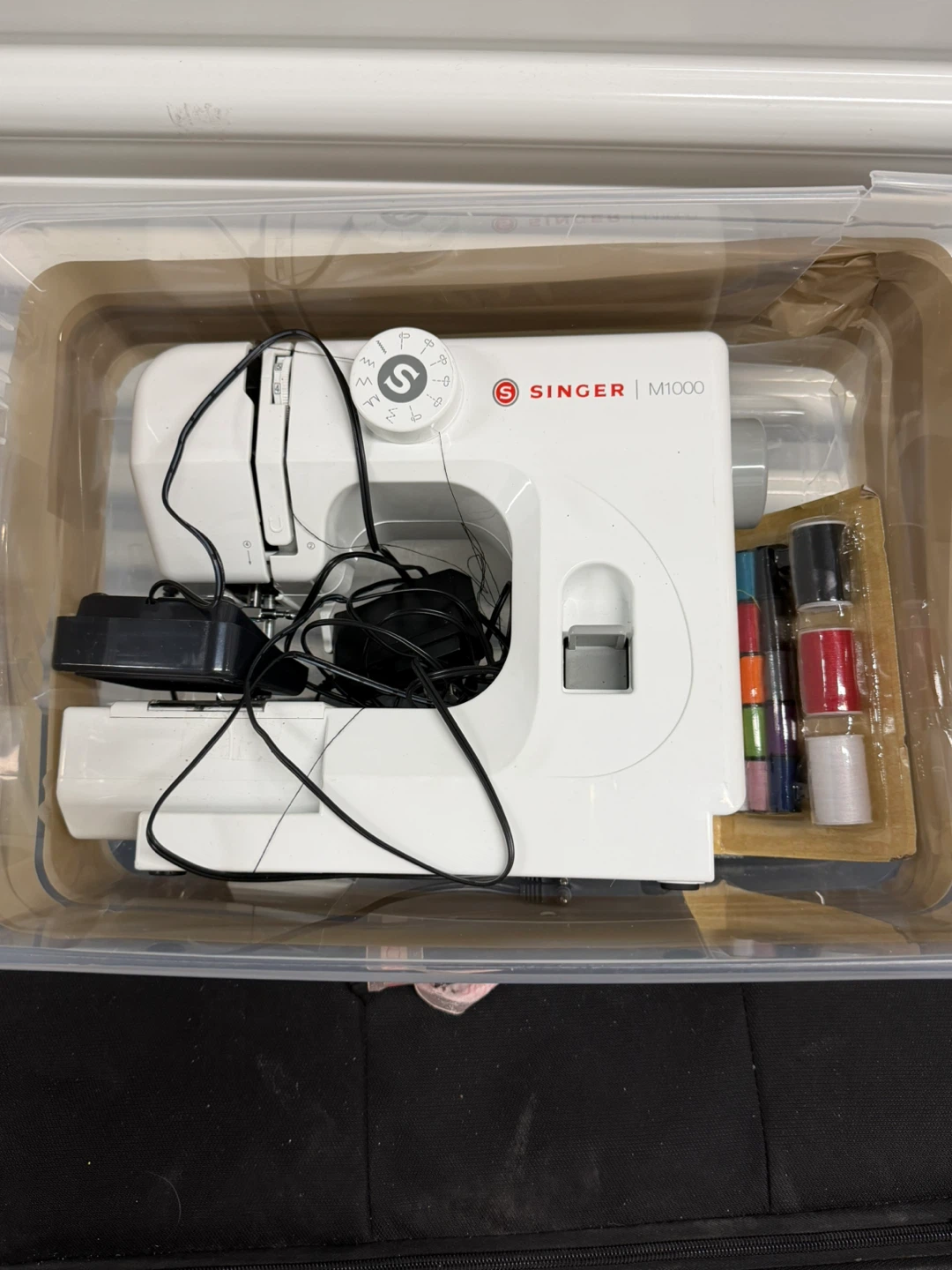 Singer M1000 Sewing Machine