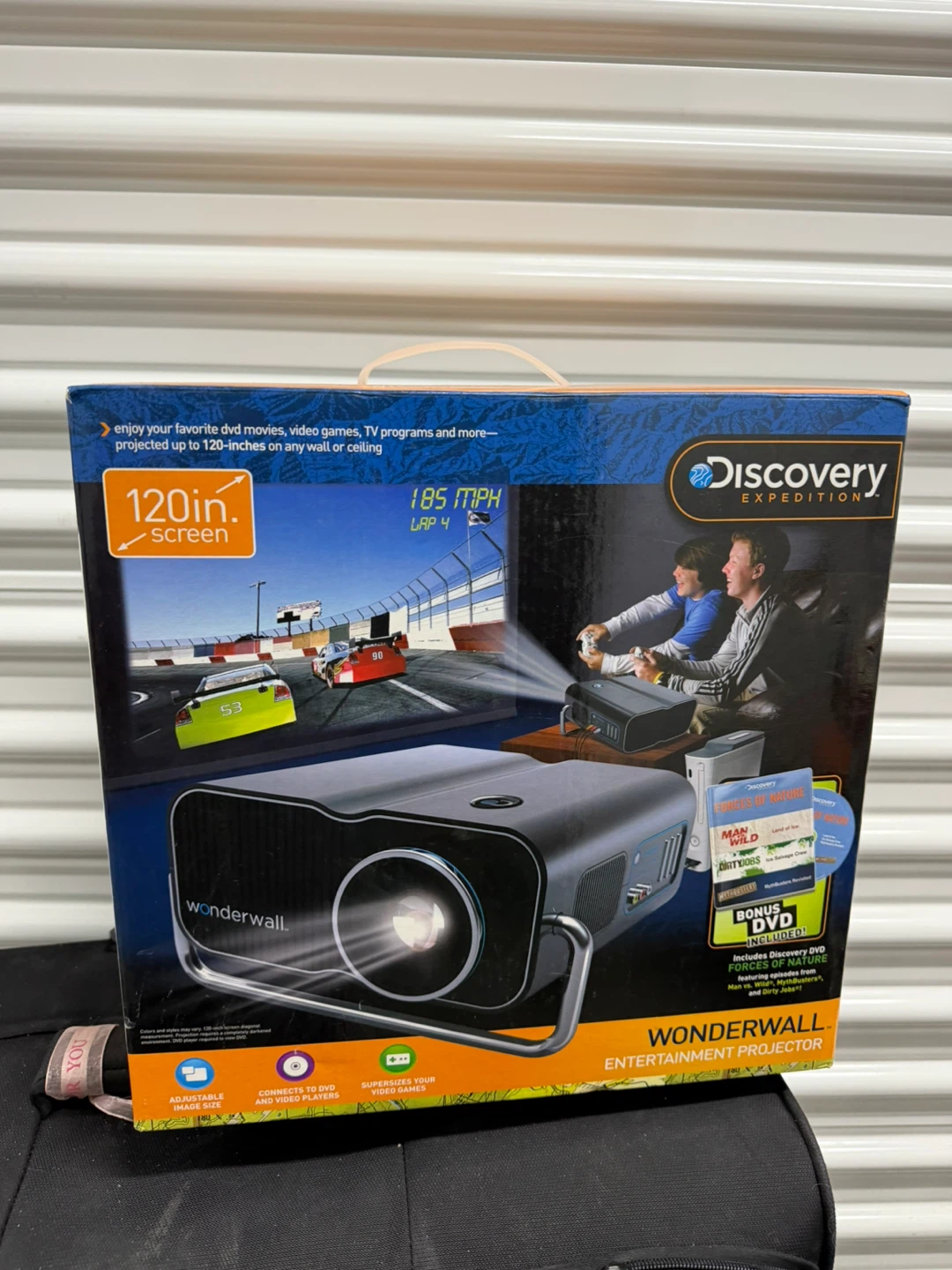 Discovery Expedition Wonderwall  Projector with Bonus DVD